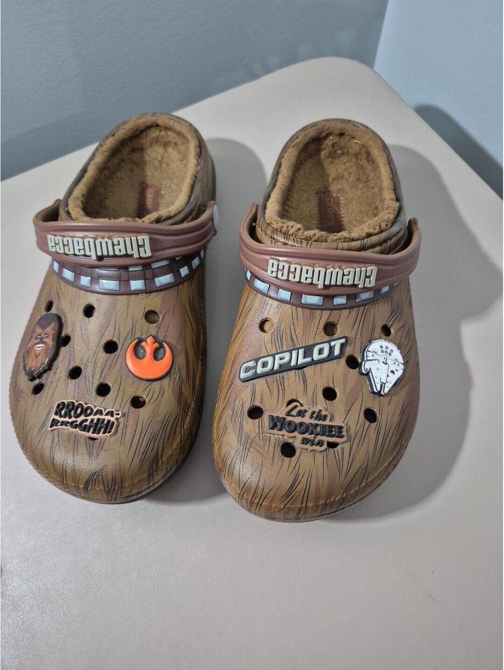 Crocs Star Wars Chewbacca Classic Lined Clogs Brown J5
